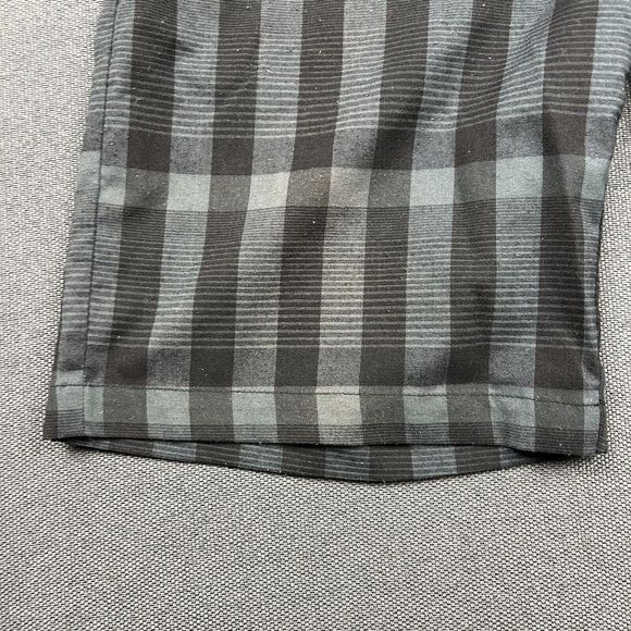 Travis Mathew Golf Shorts Mens Size 34 Black Gray Color Flat Front Casual‎ Strip - Picture 5 of 12